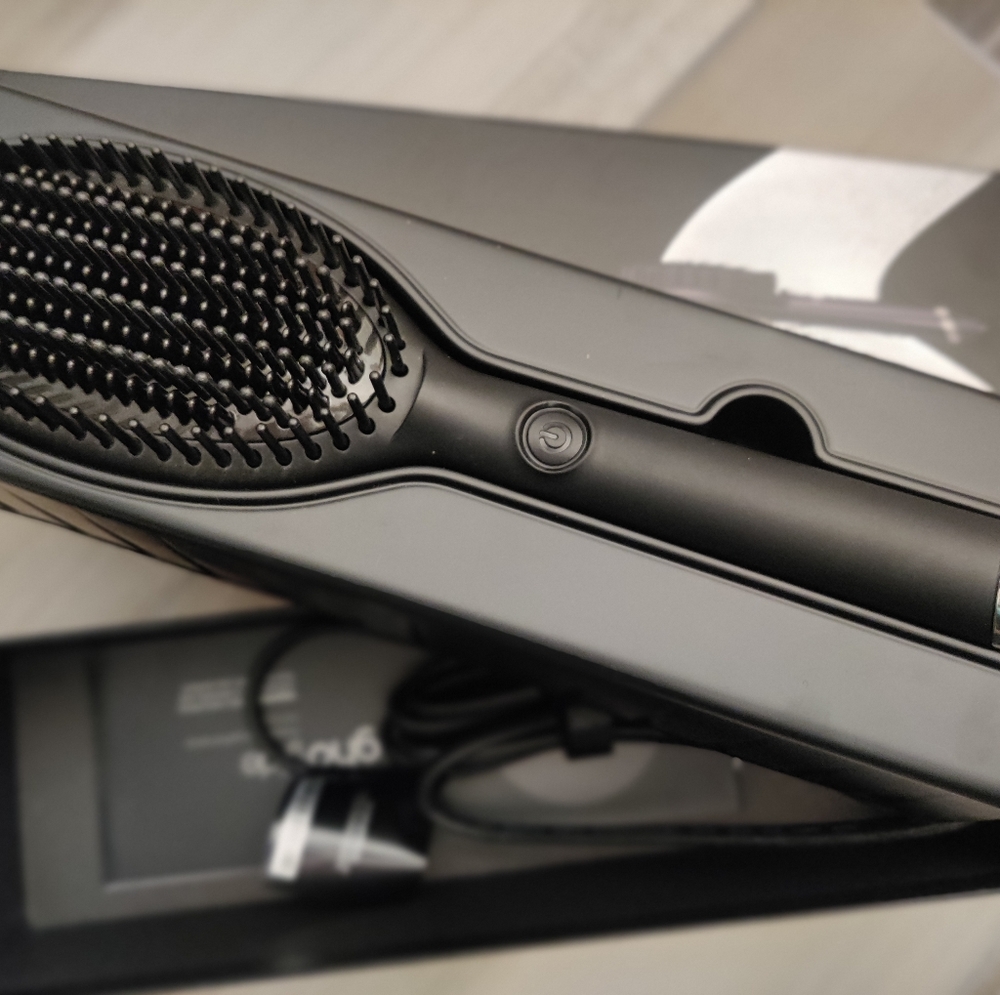 GHD Glide Smoothing Hot Brush